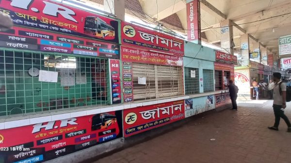 গাবতলীতে কম যানবাহন, ভোগান্তিতে অফিসগামী-দূরপাল্লার যাত্রীরা