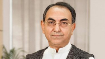 বিএনপির জাতীয় স্থায়ী কমিটির সদস্য মির্জা আব্বাসকে গ্রেপ্তার করে তাকে ডিবি কার্যালয়ে নিয়ে যাওয়া হয়েছে।