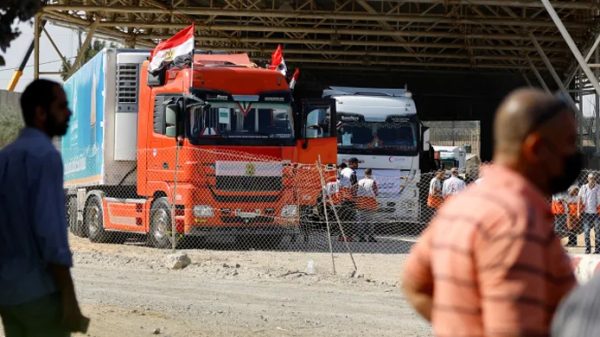ত্রাণবাহী আরও ১৪ ট্রাক প্রবেশ করেছে গাজায়