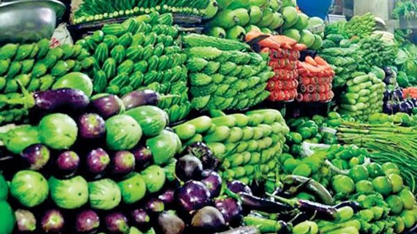 সপ্তাহের ব্যবধানে কেজিতে ১০ থেকে ১৫ টাকা পর্যন্ত দাম বেড়েছে বেশির ভাগ সবজিতে