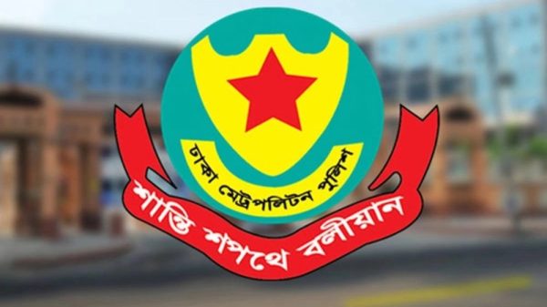 বৃহস্পতিবার (৯ নভেম্বর) ডিএমপি কমিশনার হাবিবুর রহমান স্বাক্ষরিত এক আদেশে এ বদলি করা হয়।