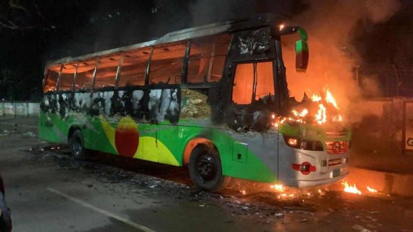 গত ২৮ অক্টোবর রাজধানীর নয়াপল্টনে বিএনপির মহাসমাবেশকে কেন্দ্র করে সহিংসতা ও চলমান অবরোধে ১৩ নভেম্বর পর্যন্ত সারাদেশে ১৫৪টি অগ্নিকাণ্ডের ঘটনা ঘটেছে।