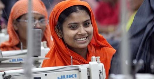 পোশাক শ্রমিকদের ন্যূনতম মজুরি নির্ধারণ করে প্রজ্ঞাপন জারি