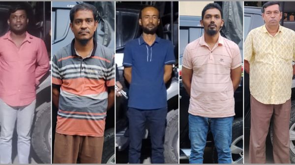 গ্রেফতারকৃত রাকিব শেখ,মো. মাসুম , মো. আলমগীর , মো. রাসেল ও মো. জাহাঙ্গীর আলম।