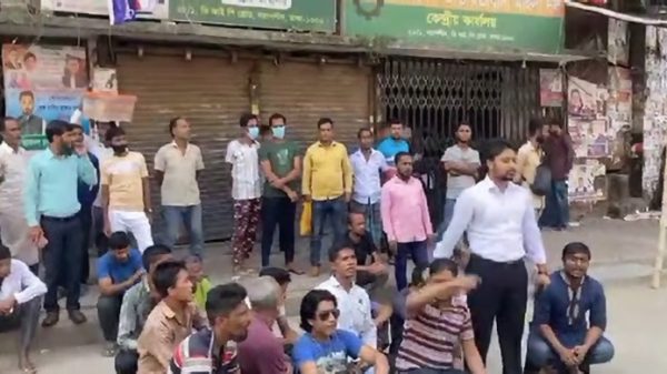 আটককৃত হাফিজুর রহমান, শহীদুল ইসলাম ও শামীম।