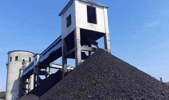 শুক্রবার দিবাগত রাত থেকে কয়লা উত্তোলন বন্ধ হয়ে যায়।