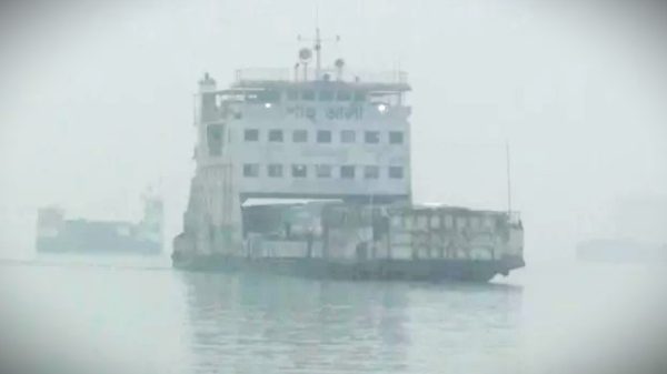 আজ সকাল ৮টা থেকে ফেরি চলাচল স্বাভাবিক হয়েছে।