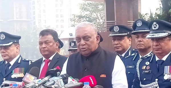 স্বরাষ্ট্রমন্ত্রী আসাদুজ্জামান খান।