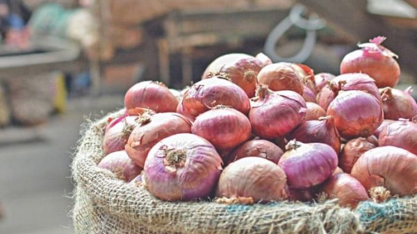 ভারতে বাংলাদেশ দূতাবাসকে প্রয়োজনীয় ব্যবস্থা নিতে চিঠি পাঠিয়েছে বাণিজ্য মন্ত্রণালয়।