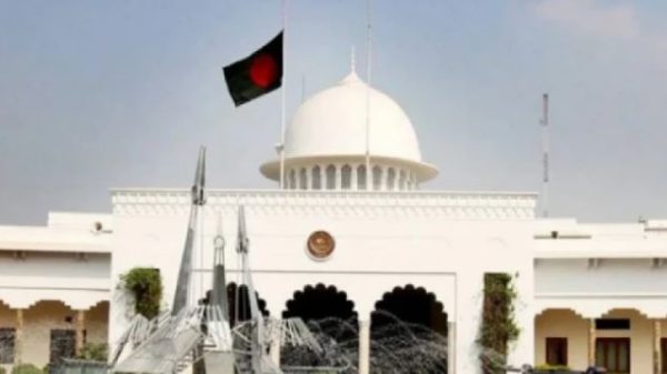 শপথ নিতে বঙ্গভবনে মন্ত্রিসভার সদস্যরা