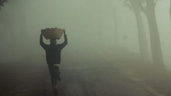 কনকনে ঠান্ডায় বিপর্যস্ত জনজীবন