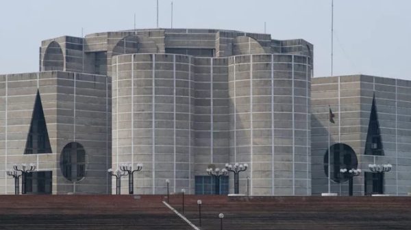 সোমবার (১৫ জানুয়ারি) জাতীয় সংসদ সচিবালয়ের গণসংযোগ পরিচালক (যুগ্ম সচিব) মো. তারিক মাহমুদ এক সংবাদ বিজ্ঞপ্তিতে এ তথ্য জানিয়েছেন।