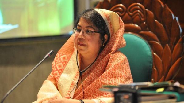 মঙ্গলবার (৩০ জানুয়ারি) দ্বাদশ জাতীয় সংসদের প্রথম বৈঠকে শিরীন শারমিন চৌধুরীকে স্পিকার হিসেবে নির্বাচিত করা হয়।