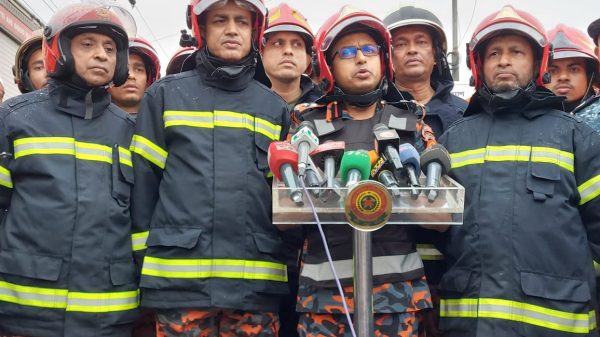 ডেমরার কাপড়ের গোডাউনে লাগা আগুন নিয়ন্ত্রণে