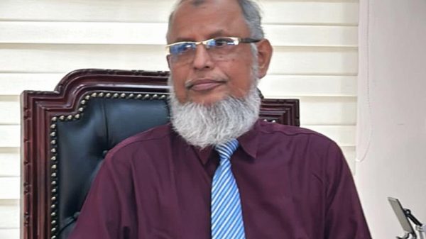 নির্বাচন কমিশনার আনোয়ারুল ইসলাম সরকার।